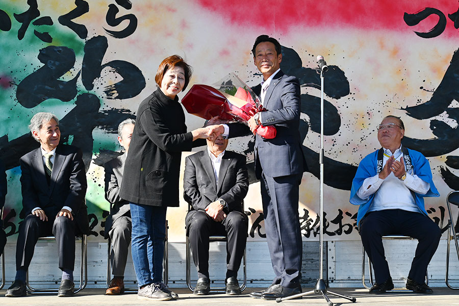 町長フォトニュース（20241123_商工祭）01.jpg
