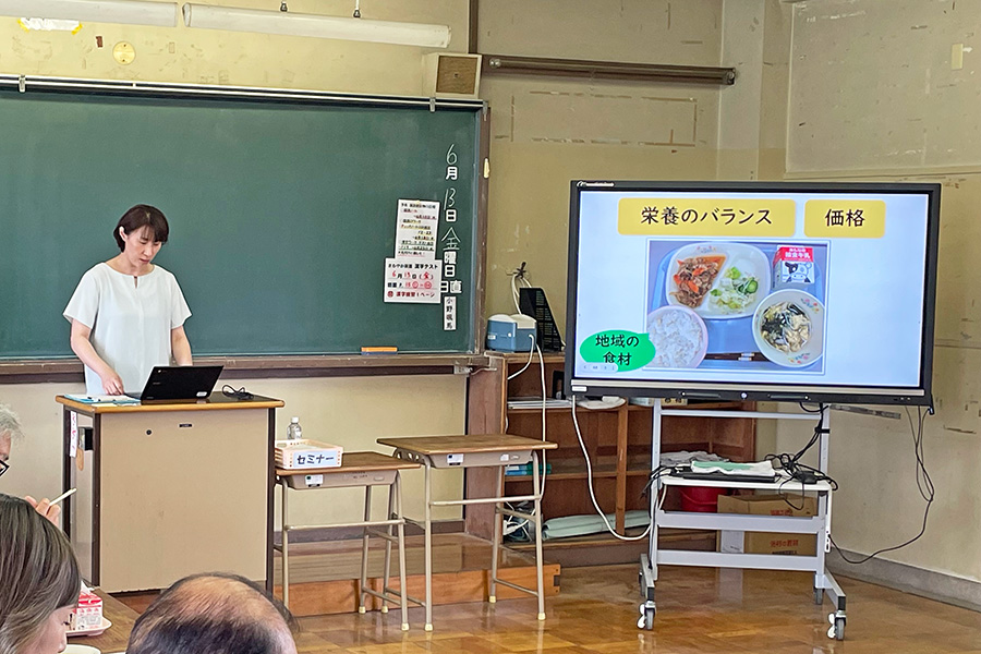 町長フォトニュース（20250613_給食試食会）01