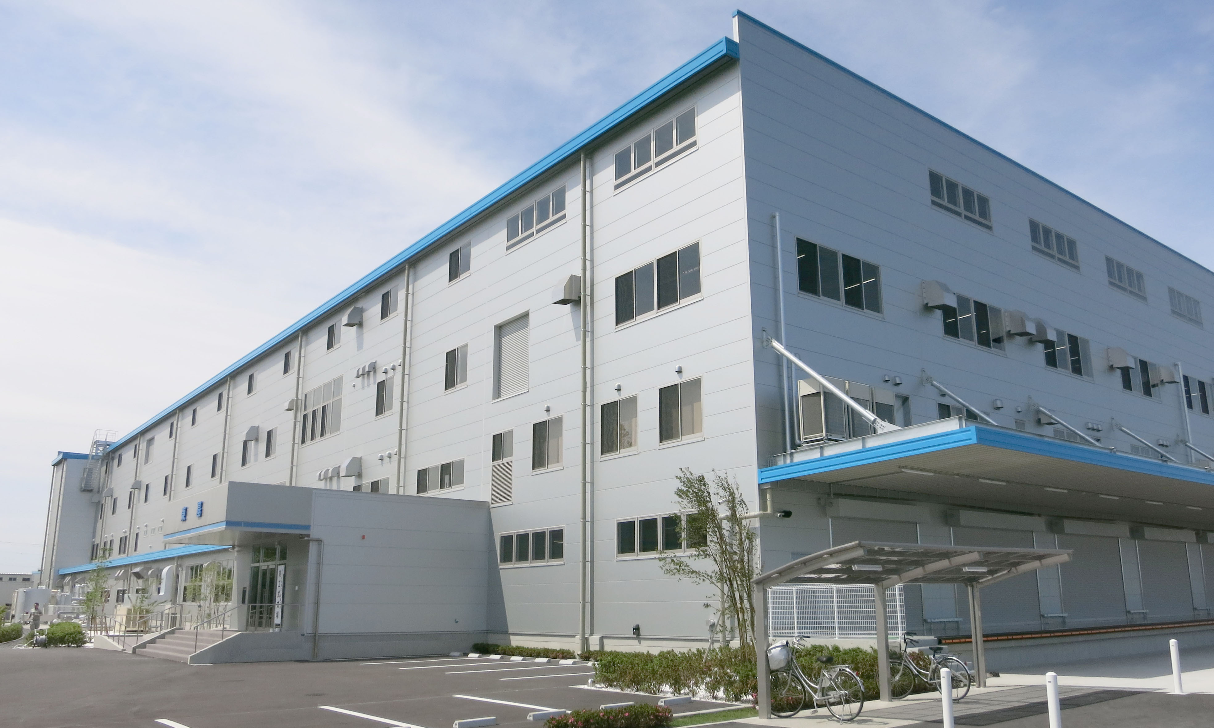 東基板倉工場の写真