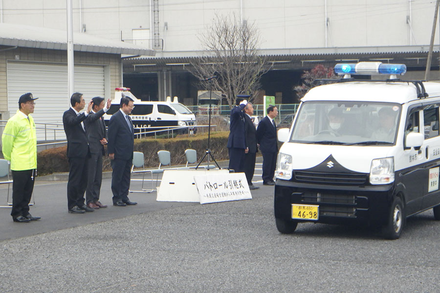 町長フォトニュース（20241213_青色防犯パトロール出発式）02