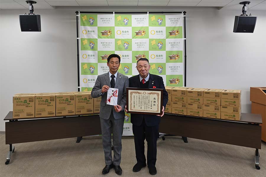 町長フォトニュース（20241223_寄附）03