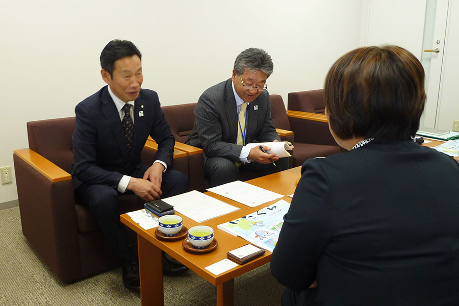 町長フォトニュース（20250312_NHK前橋放送局長来庁）02