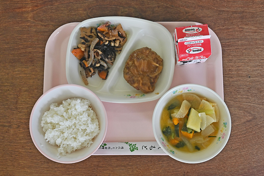 町長フォトニュース（20250625_給食試食会）03