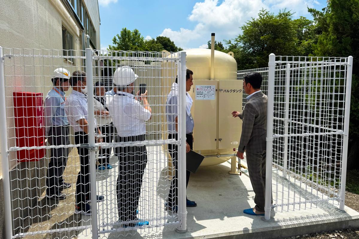 町長フォトニュース（20250627_小学校体育館のエアコン設置完了）03