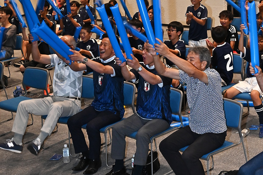 町長フォトニュース（20250715_パブリックビューイング韓国戦）02