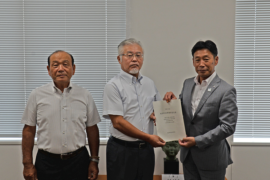 町長フォトニュース（20250827_監査委員による決算審査意見書提出および概要報告）03