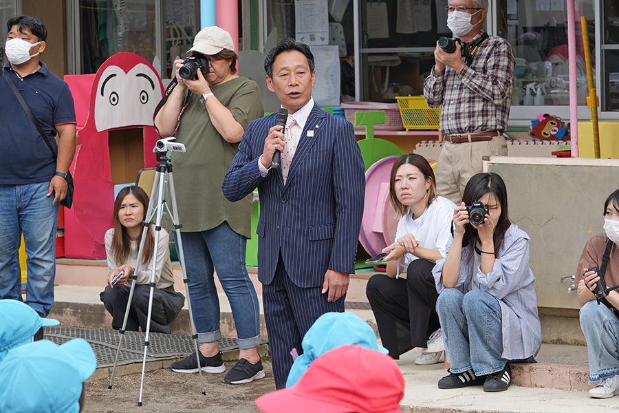 町長フォトニュース（20251004_板倉保育園運動会）01