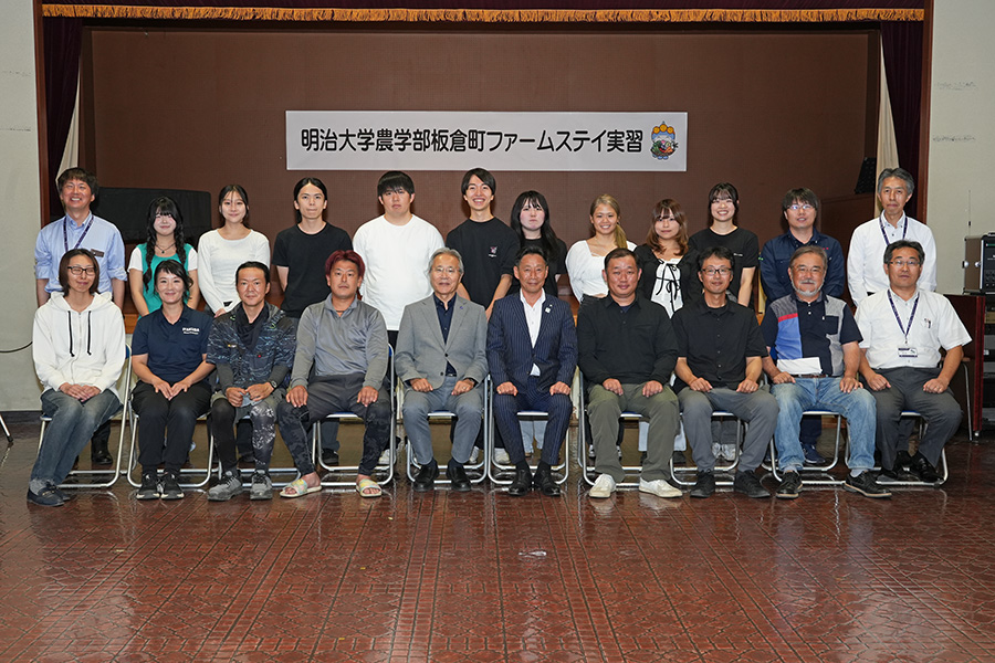 町長フォトニュース（20251005_明治大学農学部板倉町ファームステイ実習）02