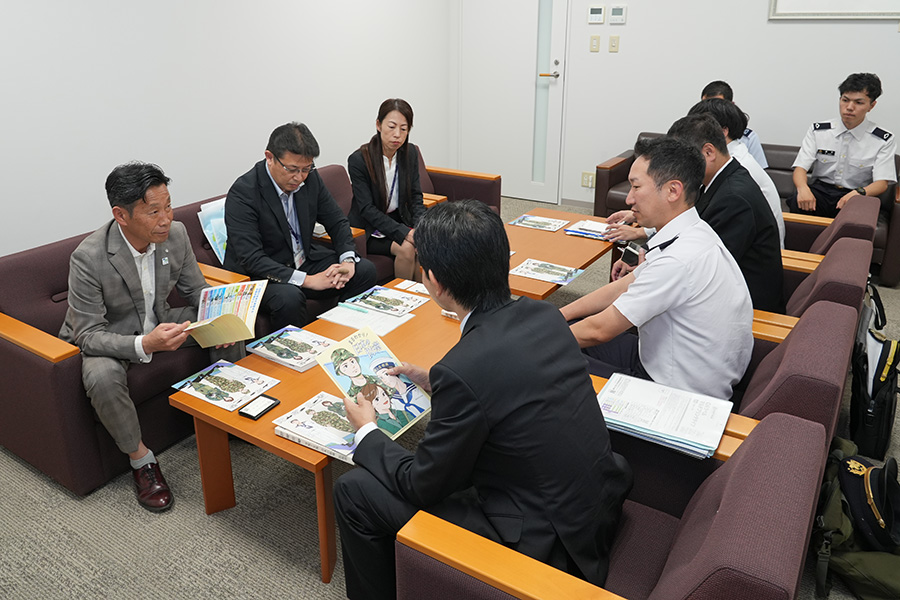 町長フォトニュース(20251016_自衛隊群馬地方協力本部長来庁)01