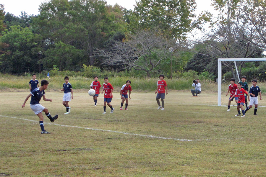 町長フォトニュース（20251102_板倉サッカークラブJr交流サッカー大会）03