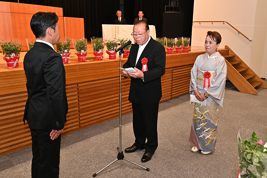 町長フォトニュース(20251108_ダイヤモンド婚式)02