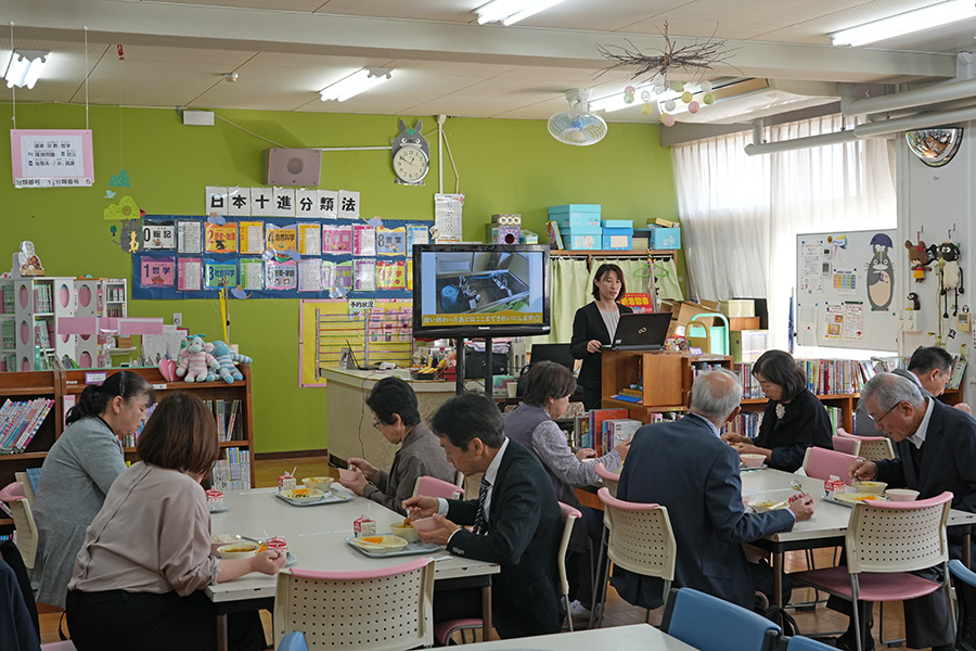 町長フォトニュース(20251114_給食試食会)03