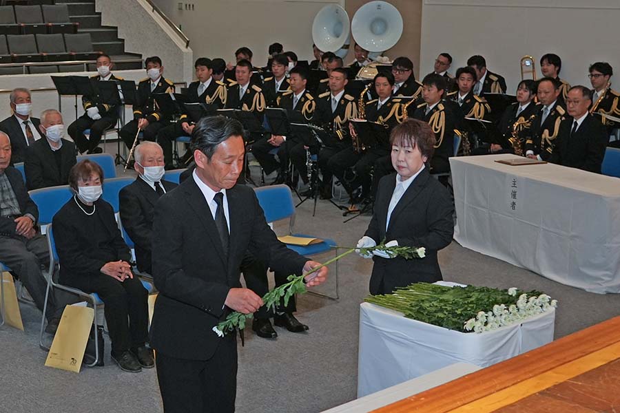 町長フォトニュース(20251116_戦没者追悼式)04