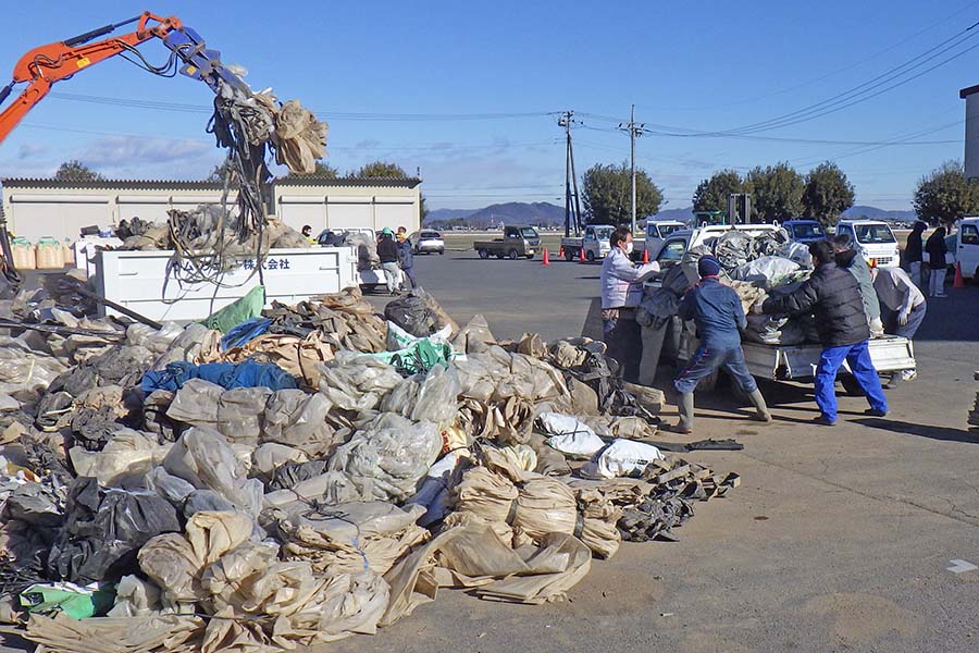 町長フォトニュース（20260122_農業用ポリ系廃資材収集リサイクル）03