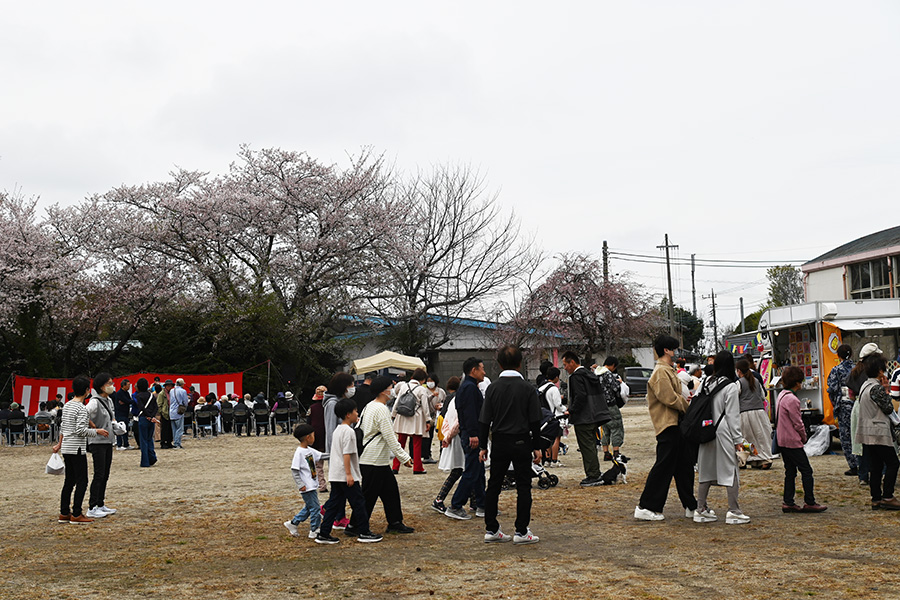 町長フォトニュース（20260405_桜が丘お花見コンサート）02