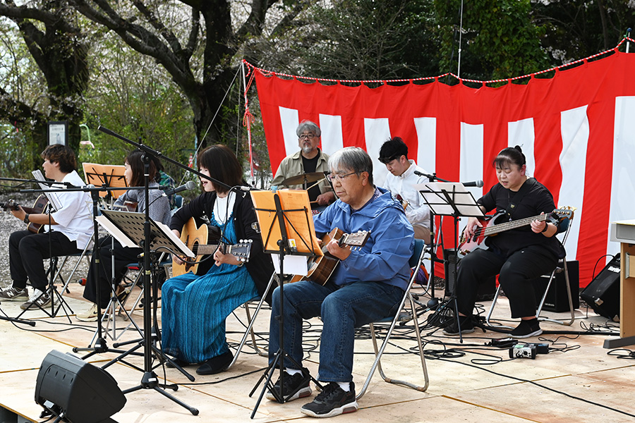 町長フォトニュース（20260405_桜が丘お花見コンサート）06
