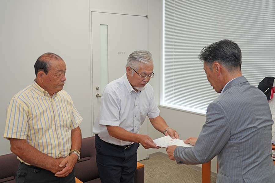 町長フォトニュース（20260826_監査委員による決算審査意見書提出および概要報告）01
