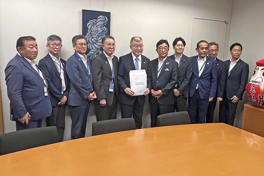 町長フォトニュース(20260914_群馬県道路協会による市町村道路整備事業に関する要望活動)02