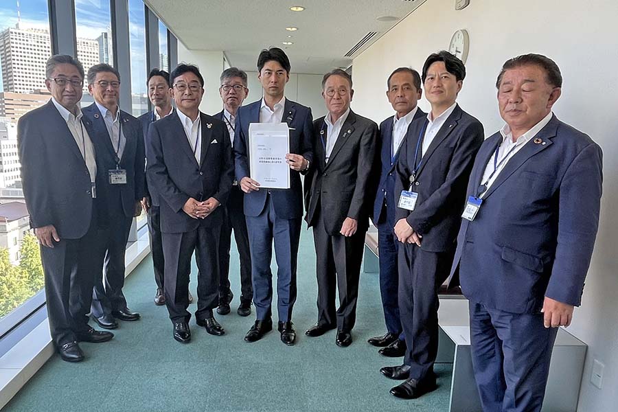 町長フォトニュース(20260914_群馬県道路協会による市町村道路整備事業に関する要望活動)03