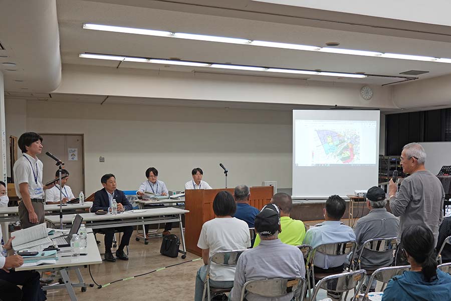町長フォトニュース(20260926_東洋大学未利用地の都市計画変更に関する住民説明会)03