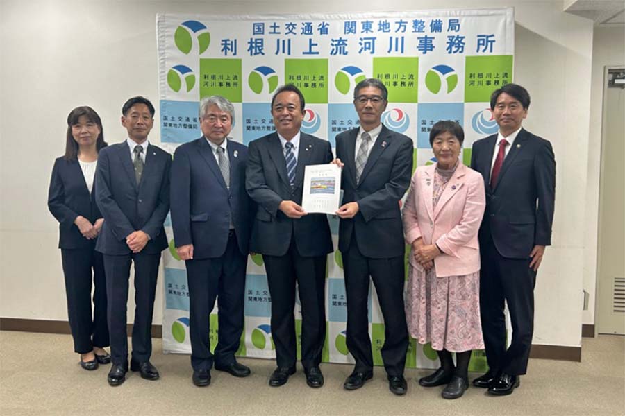 町長フォトニュース（20261022_渡良瀬遊水地の治水事業促進に関する4市2町首長による要望活動）01
