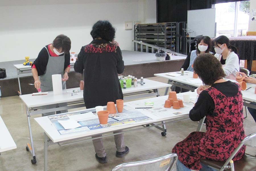 20241030_01（テラコッタドールの寄せ植え教室）