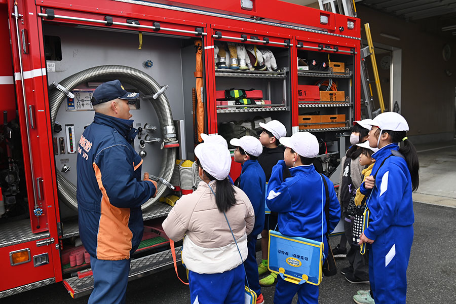 20241213_001（東小学校消防署見学）
