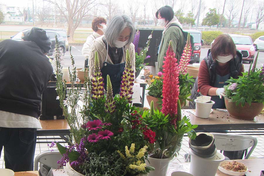 20250311_01（春の寄せ植え教室）