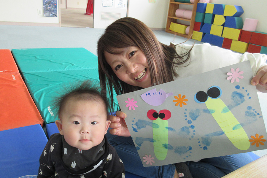 いたくらトピックス(20251111_足形アート)02