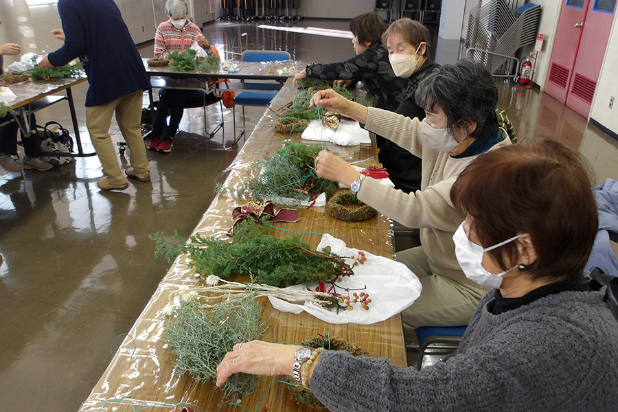 いたくらトピックス(活き生き学級クリスマスリース教室)01