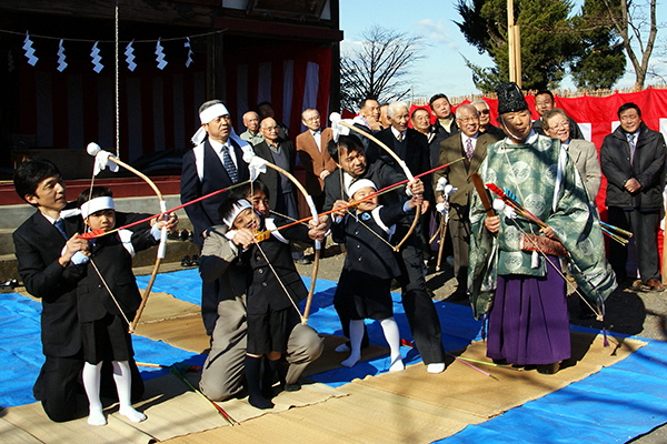 観光・イベント　岩田長良神社_弓取り式